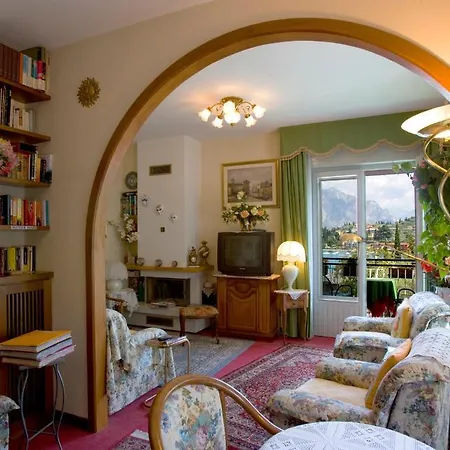 Casa Alessandra Hotel 2*