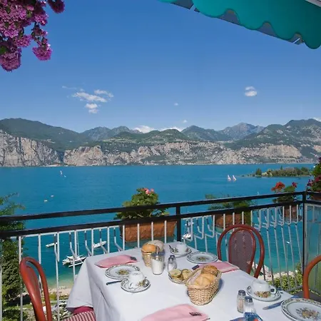 Casa Alessandra Hotel 2*